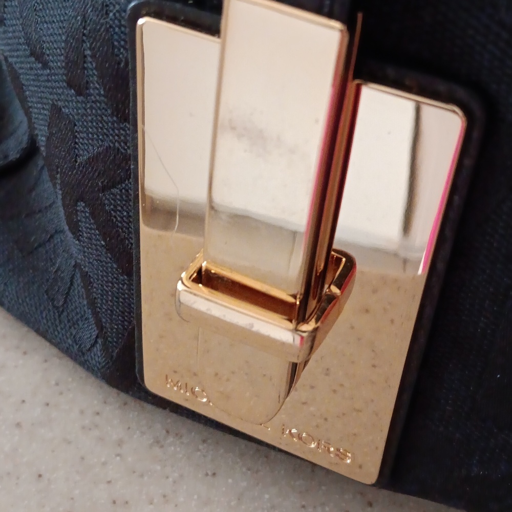 MICHAEL KORS HANDBAG - Picture 8 of 9